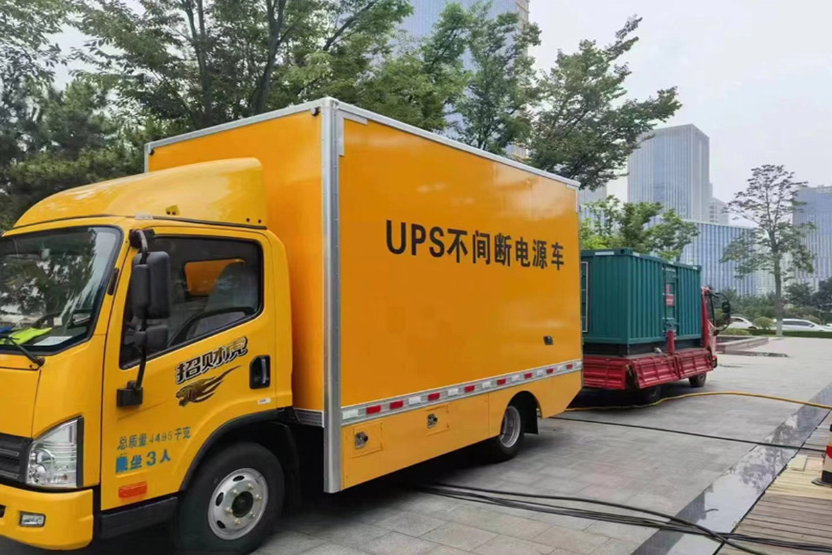 临翔发电机租赁施工现场