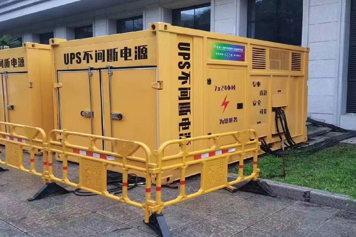 临翔发电机租赁施工现场
